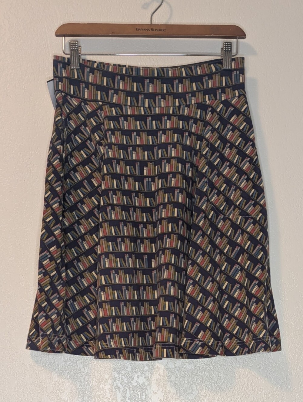 Effie's Heart Original Library Print Sojourn Skirt Navy Medium EUC